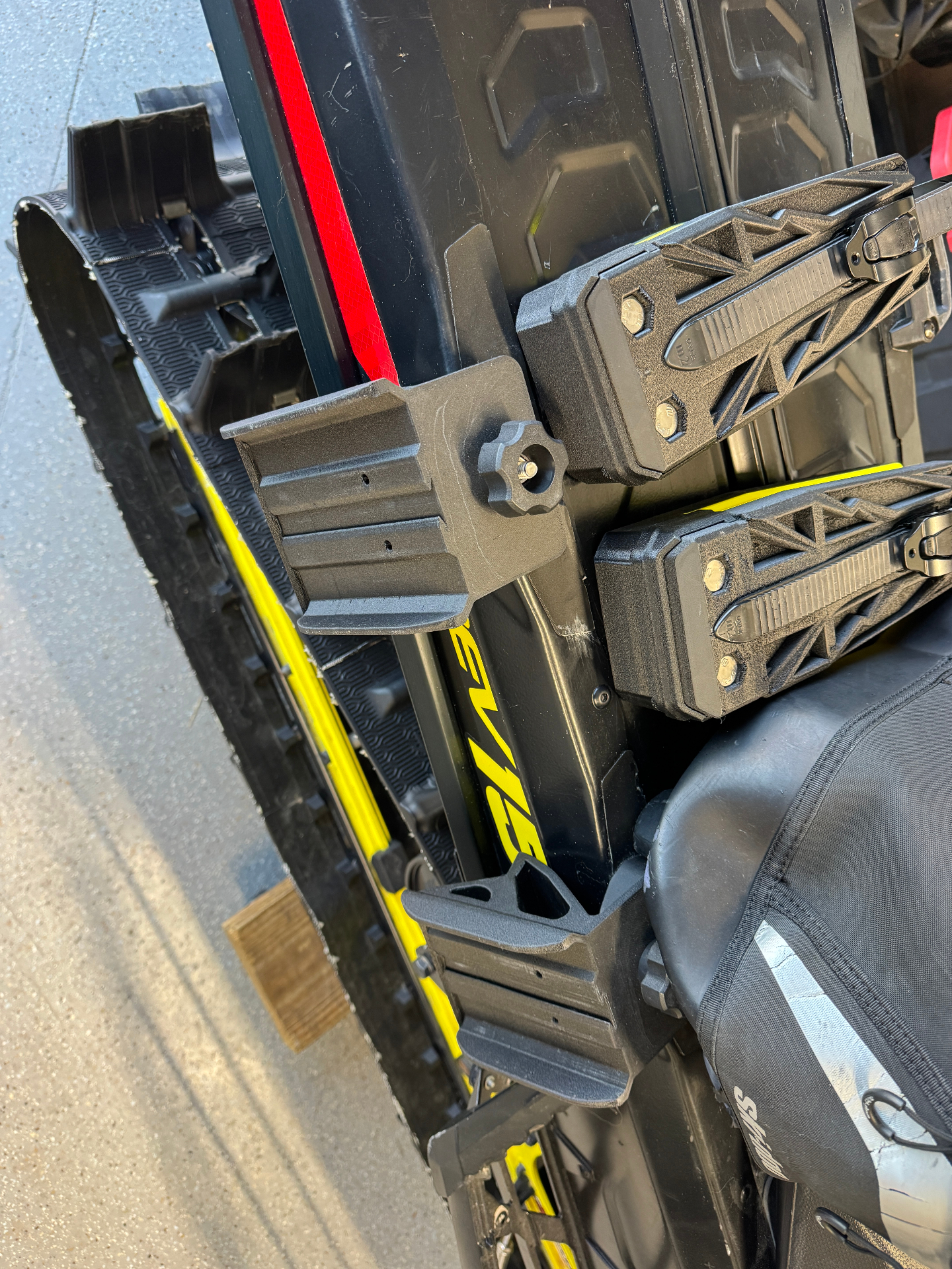 Snow Machine Tunnel Rack Vise Racks | LinQ Snowmobile Snowboard Rack for Ski-Doo